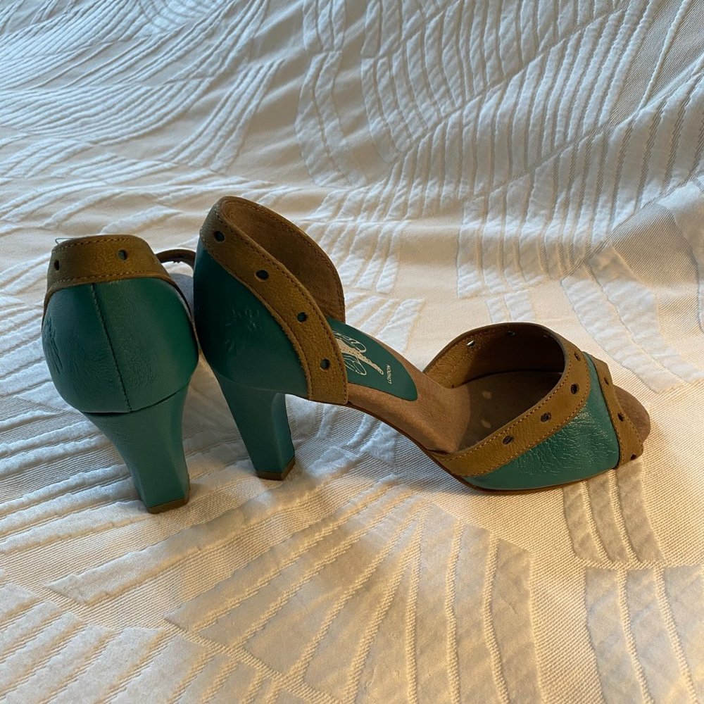 Peep toe pumps - Picture 4 of 9